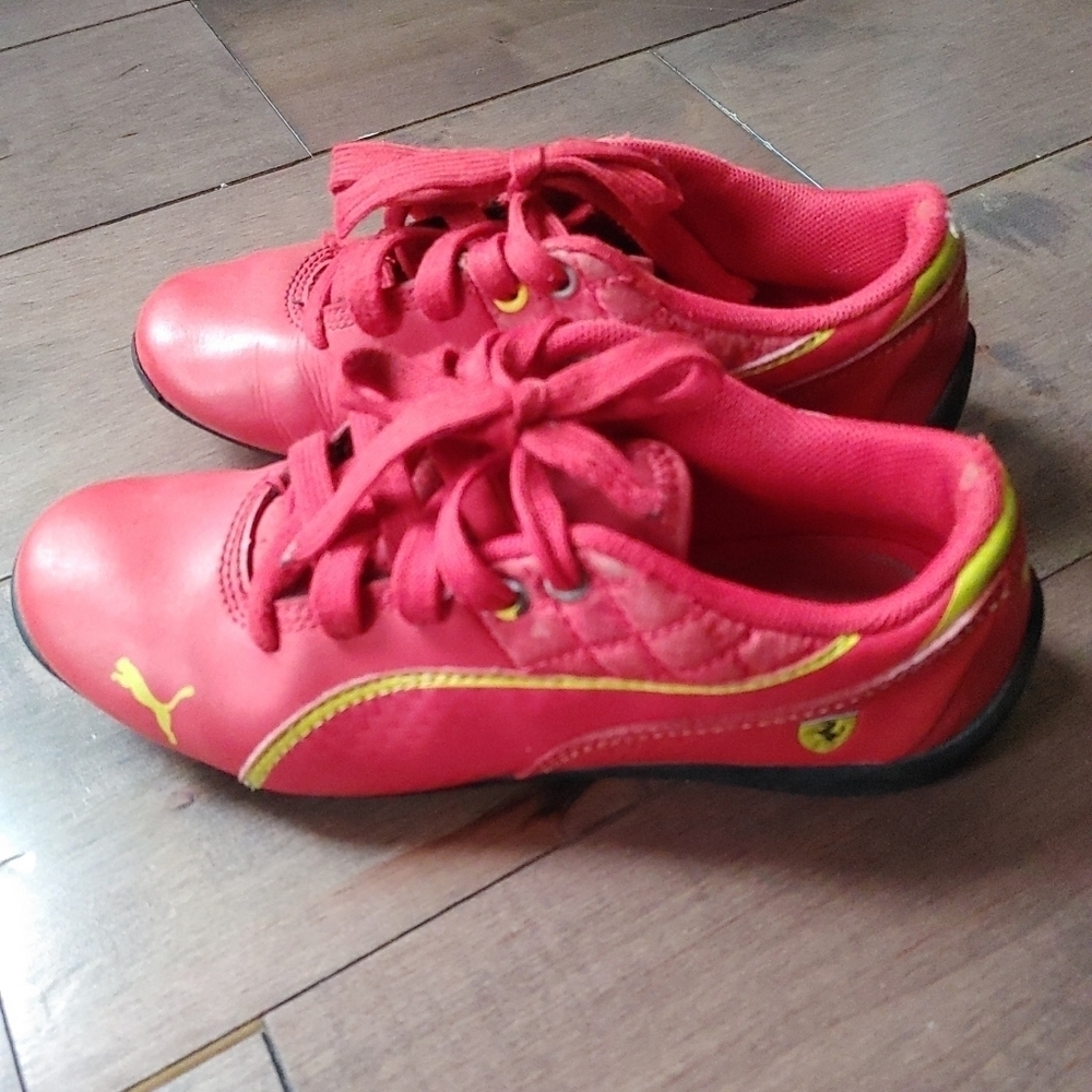 Puma boys girls unisex Toddler athletic Shoes 1 US
